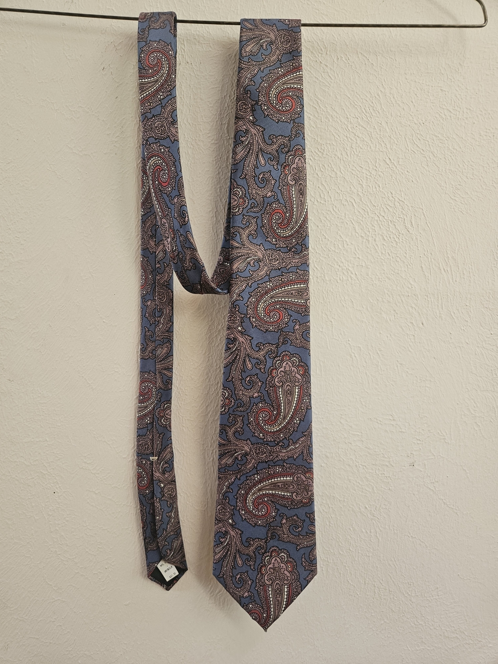 Vintage Resilio 100% Silk Men's Tie in Blue and Burgundy